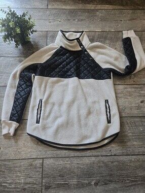 Abercrombie & Fitch Cream Asymmetrical Snap Quilted Pullover Fleece Sweater, M